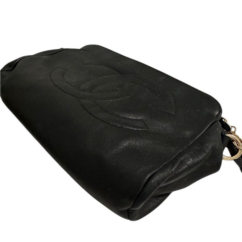 Chanel Black Leather pouch added Gold Chain - Picture 4 of 8